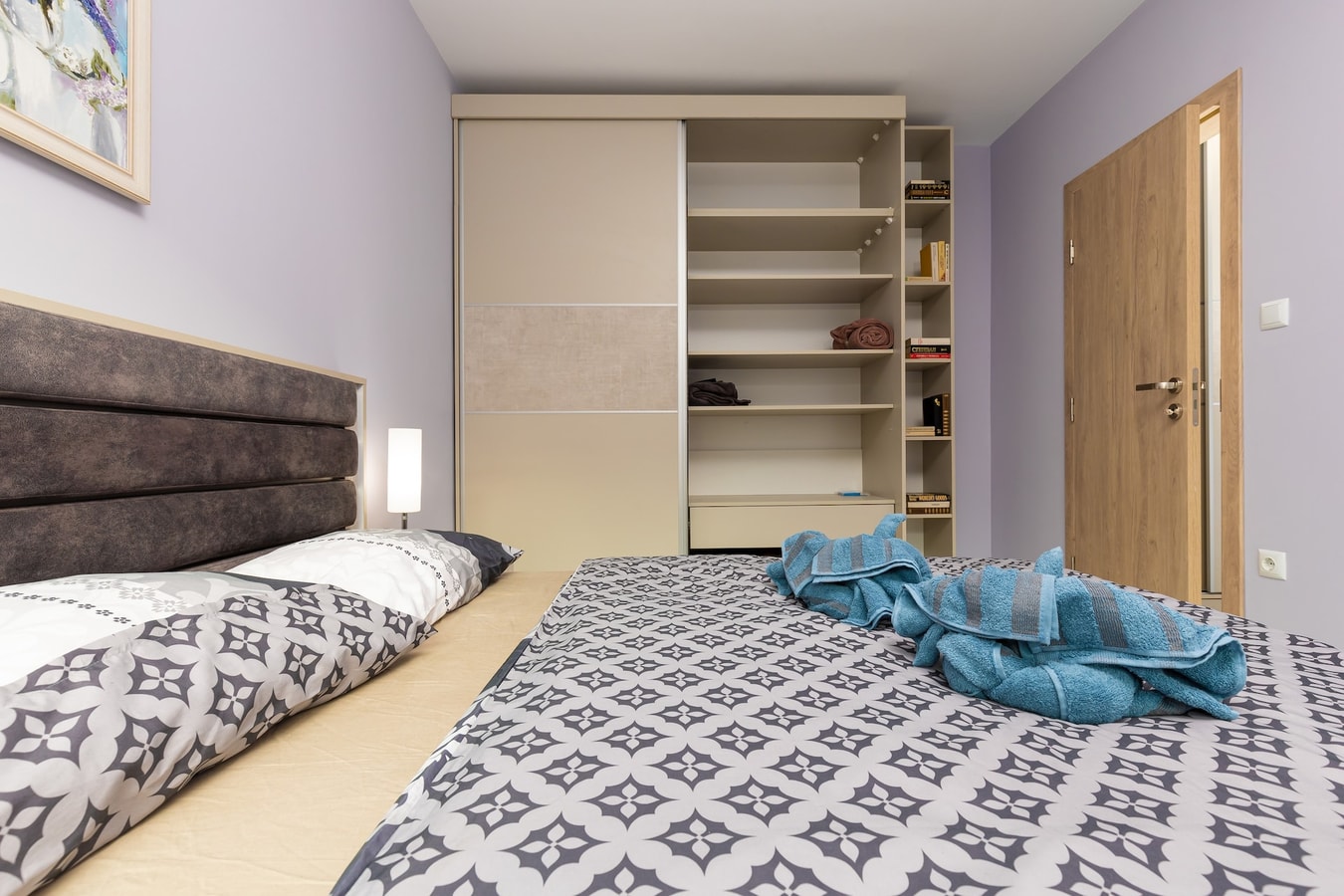 The Purple 1DB Apartment with a Parking Spot 15 Flat Manager Booking