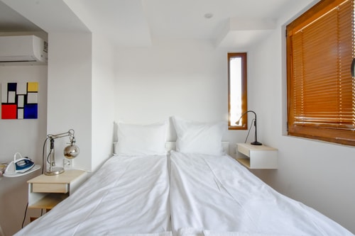 Split-Level City Stay with Balcony 9 Flat Manager Booking