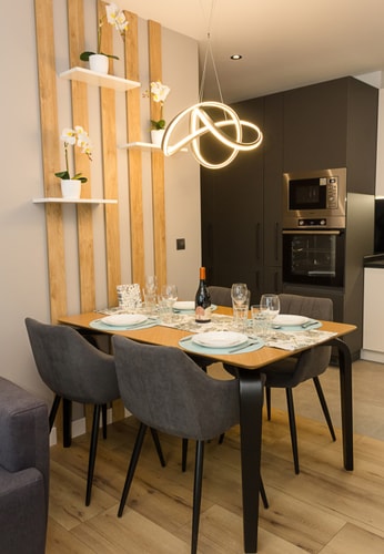 Modern Seaside Retreat 1BD Apartments 10 Flat Manager Booking