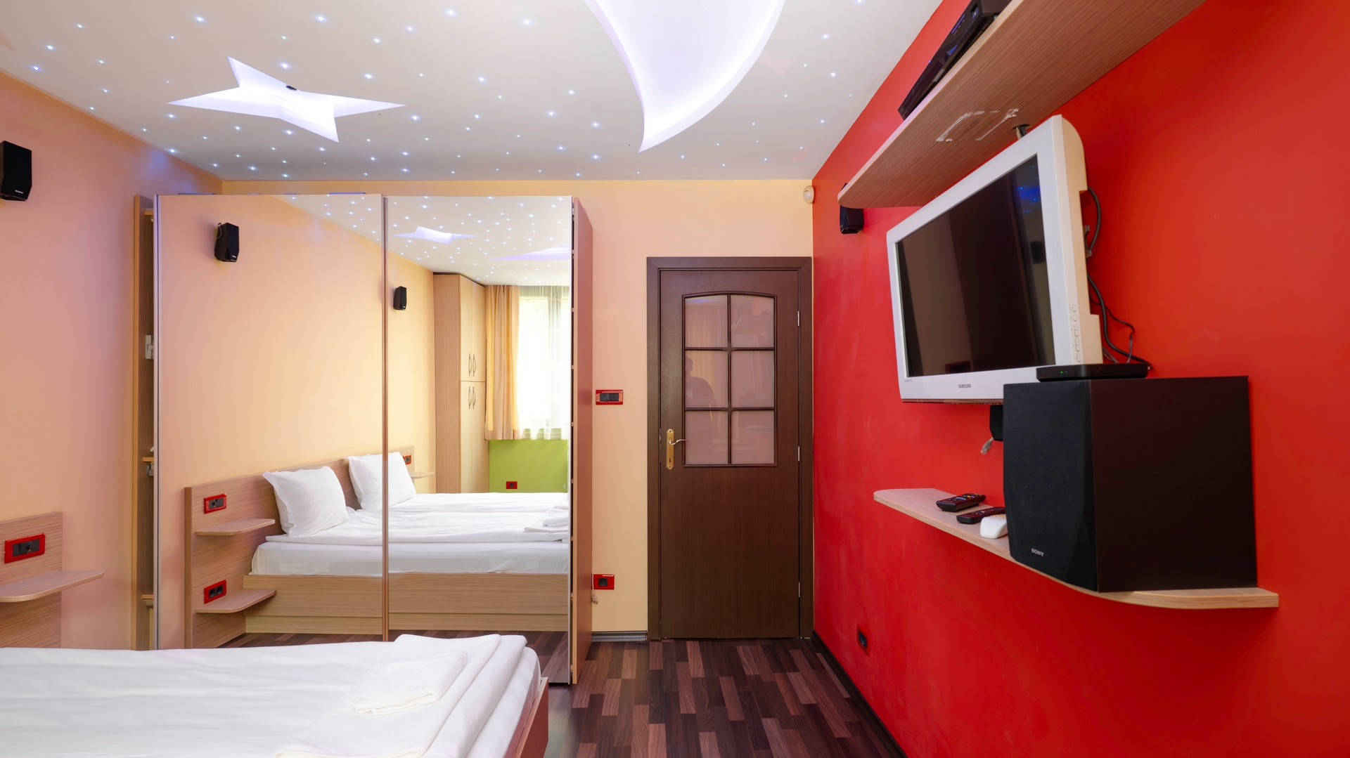 Central 1BD Apartment Next to Women's Market 15 Flat Manager Booking