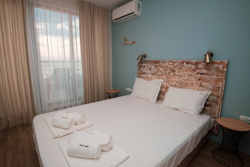 Romantic Getaway 1-BD Apartment with Sea View 8 Flat Manager Booking