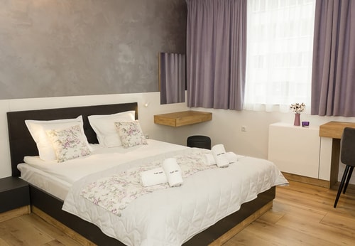 Modern Seaside Retreat 1BD Apartments 4 Flat Manager Booking