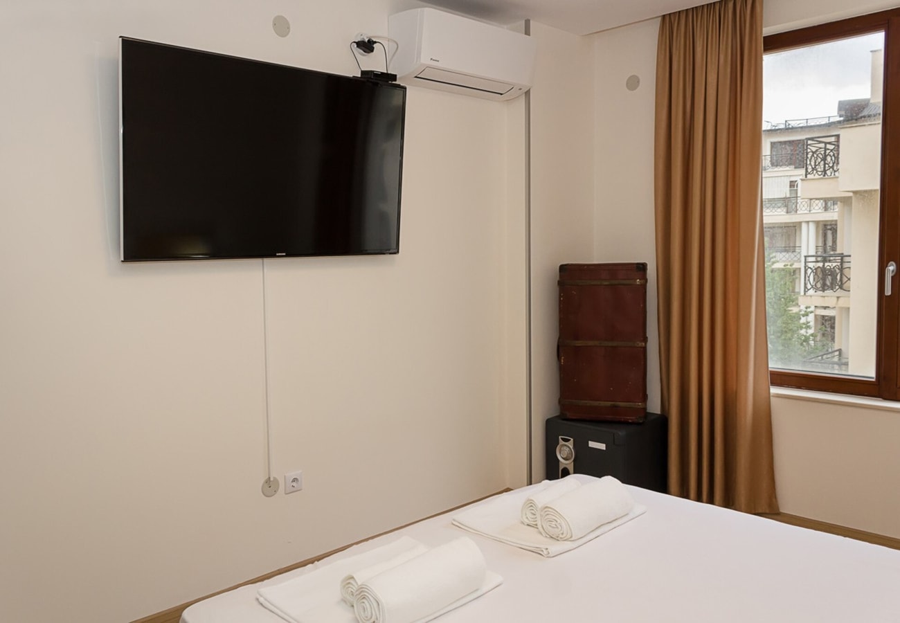 Golden Sands 1BD Apartment 8 Flat Manager Booking