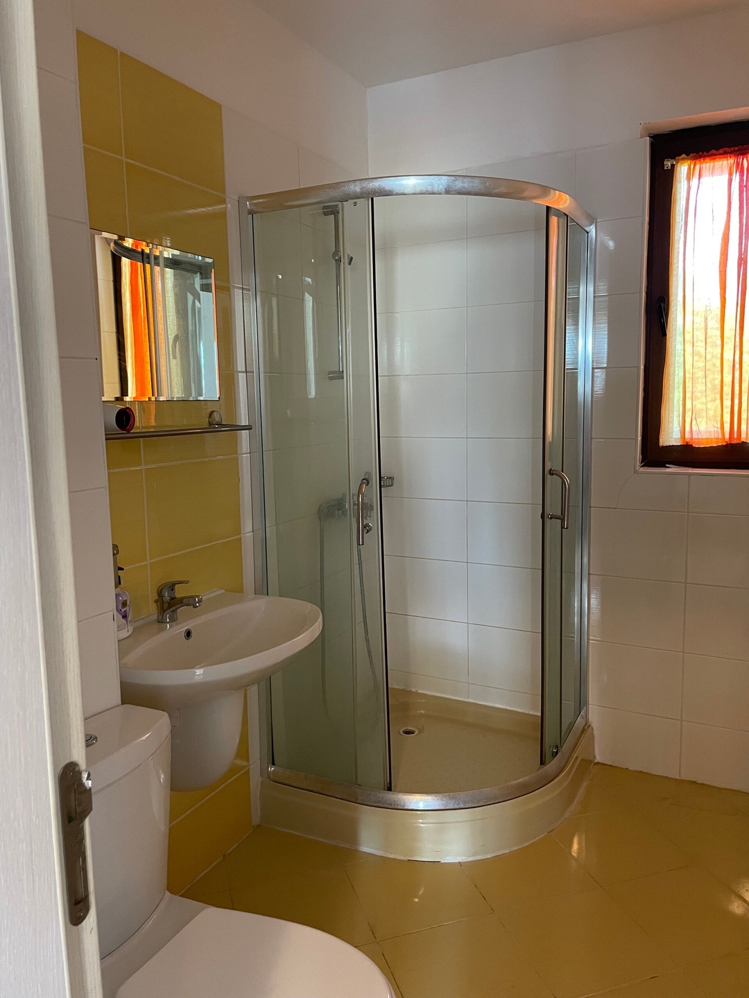 1BD Flat on the Beach with Parking 13 Flat Manager Booking