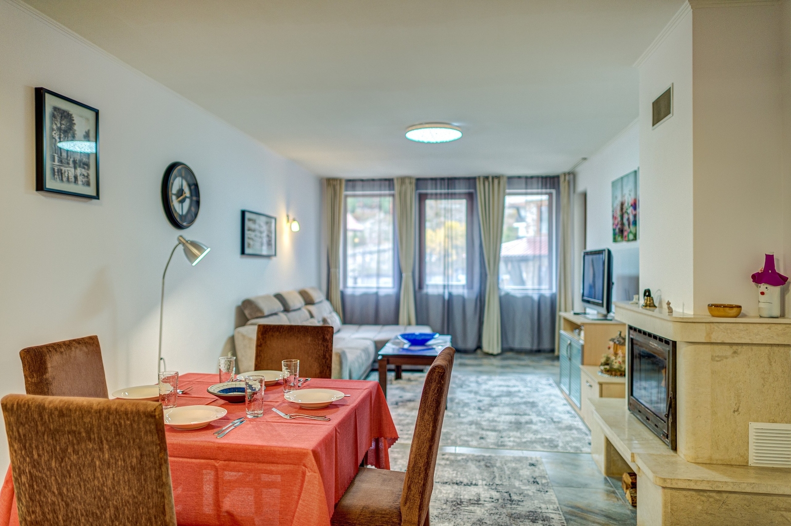 Bright and Spacious 2-BDR Apartment with Balcony 0 Flat Manager Booking