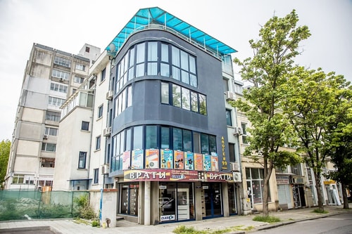 Spacious & Sunny Maisonette w/ Terrace near Centre 32 Flat Manager Booking
