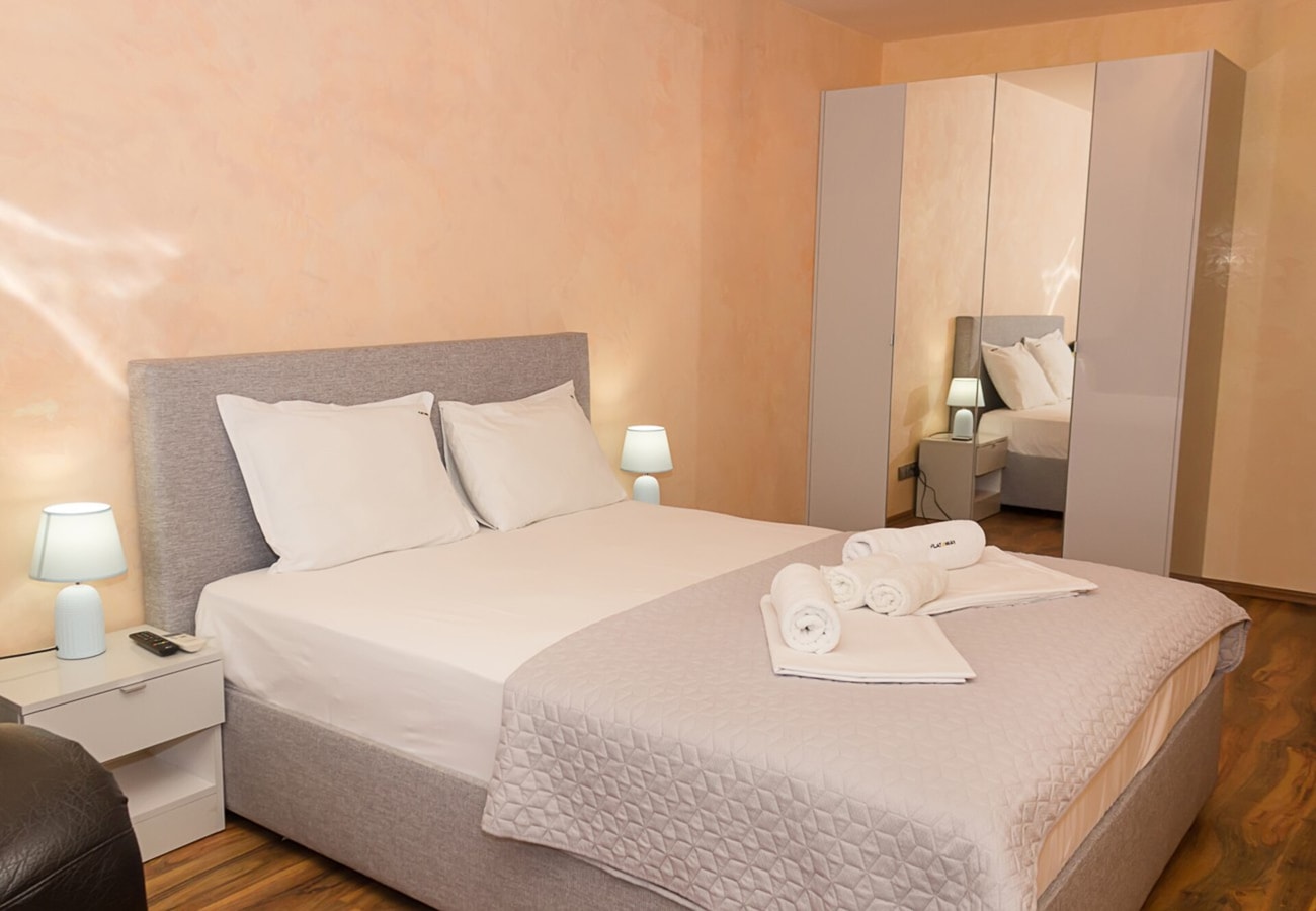 Varna Gem: 2BD Flat with Sunny Balcony 24 Flat Manager Booking