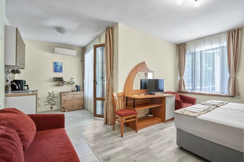 Private Studio in Hotel Paradise Pomorie 7 Flat Manager Booking
