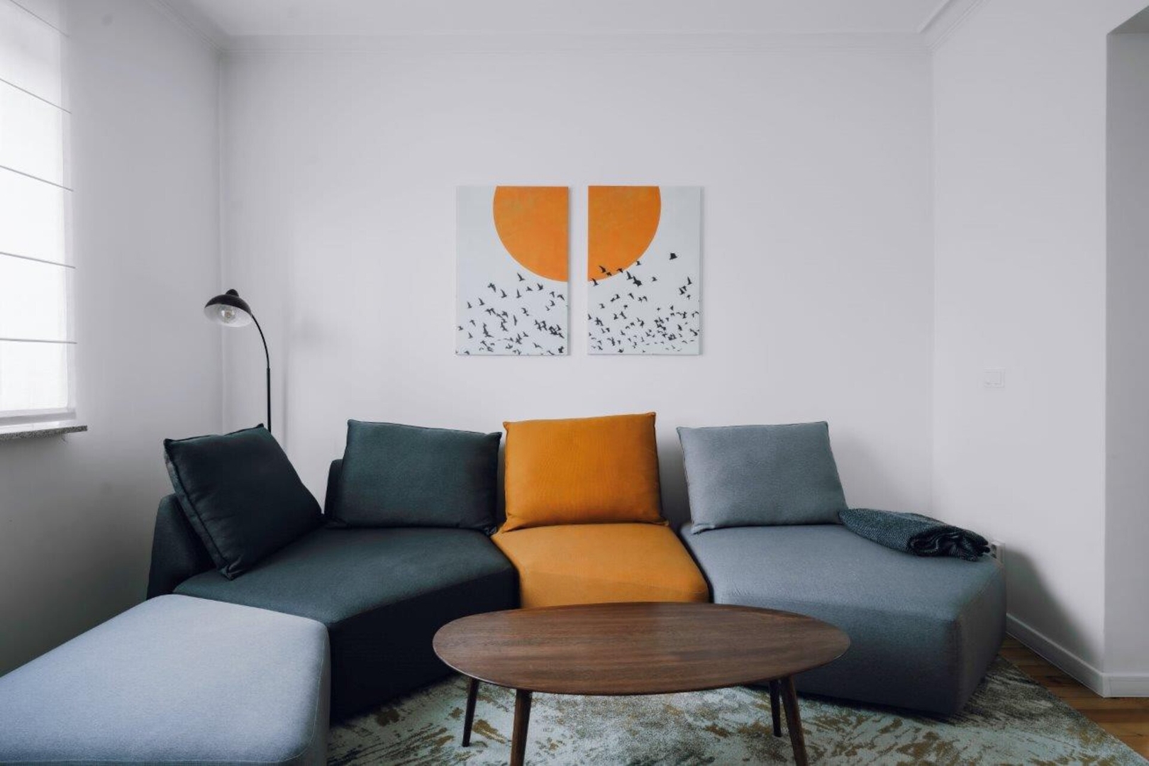 Luminous Central Retreat: Spacious 2BD Apartment 13 Flat Manager Booking