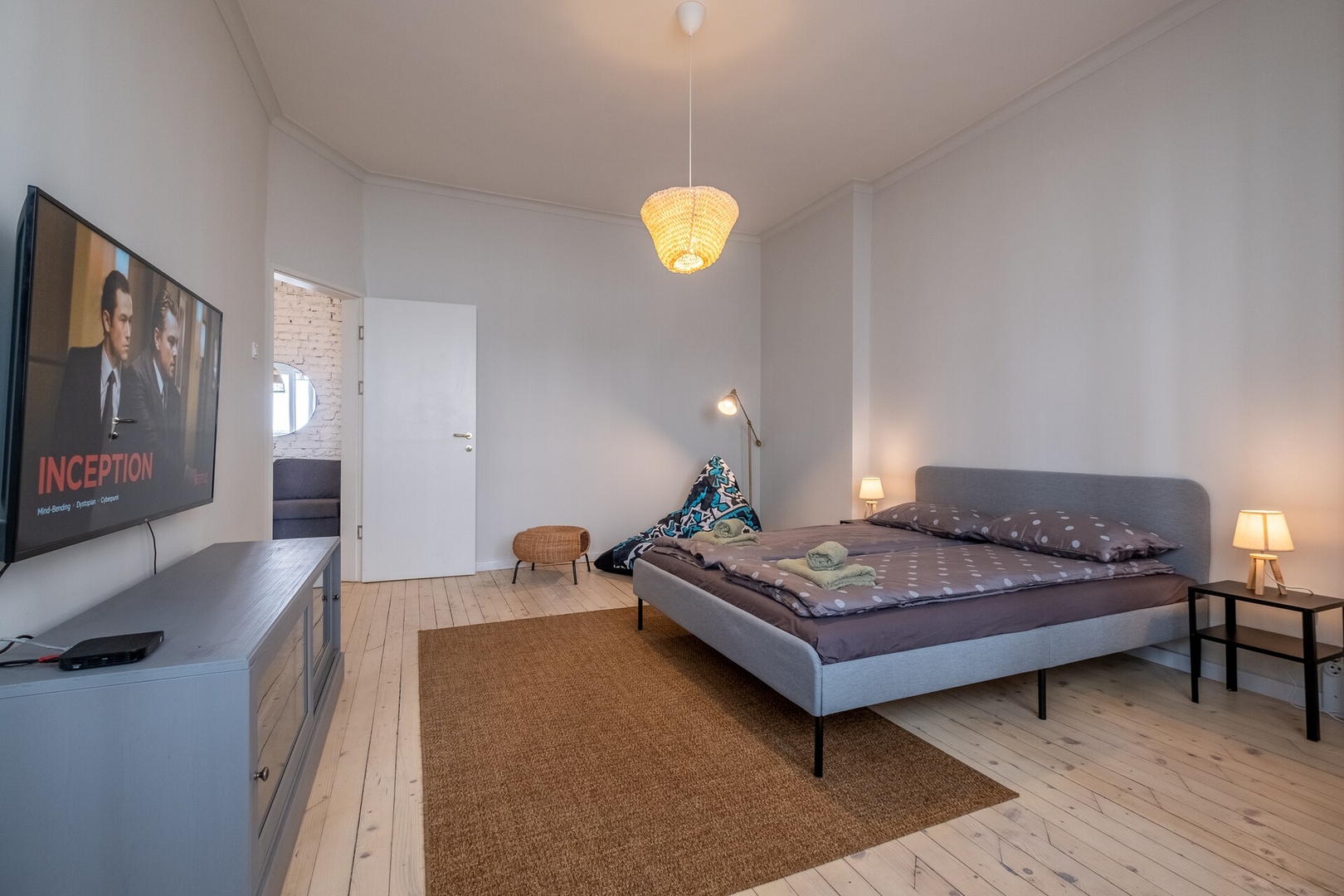 Spacious 2BR Flat with Terrace 6 Flat Manager Booking
