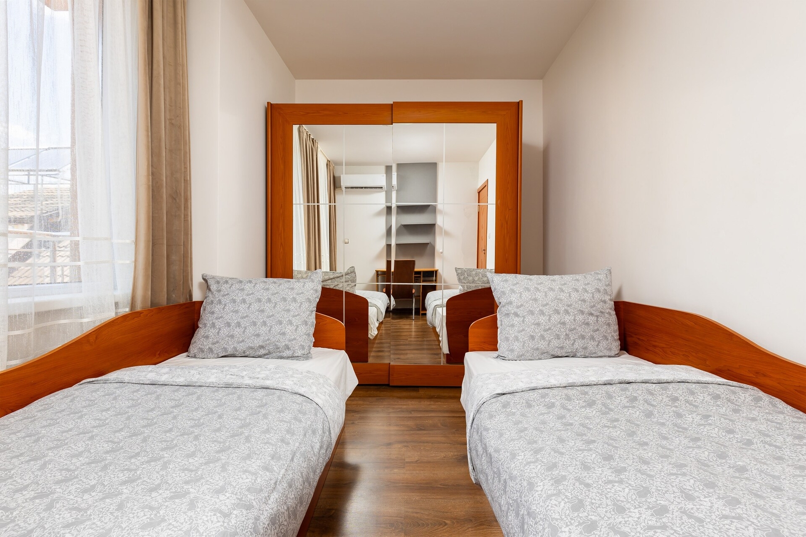 Modern 2BD - 14 min to Medical University 3 Flat Manager Booking