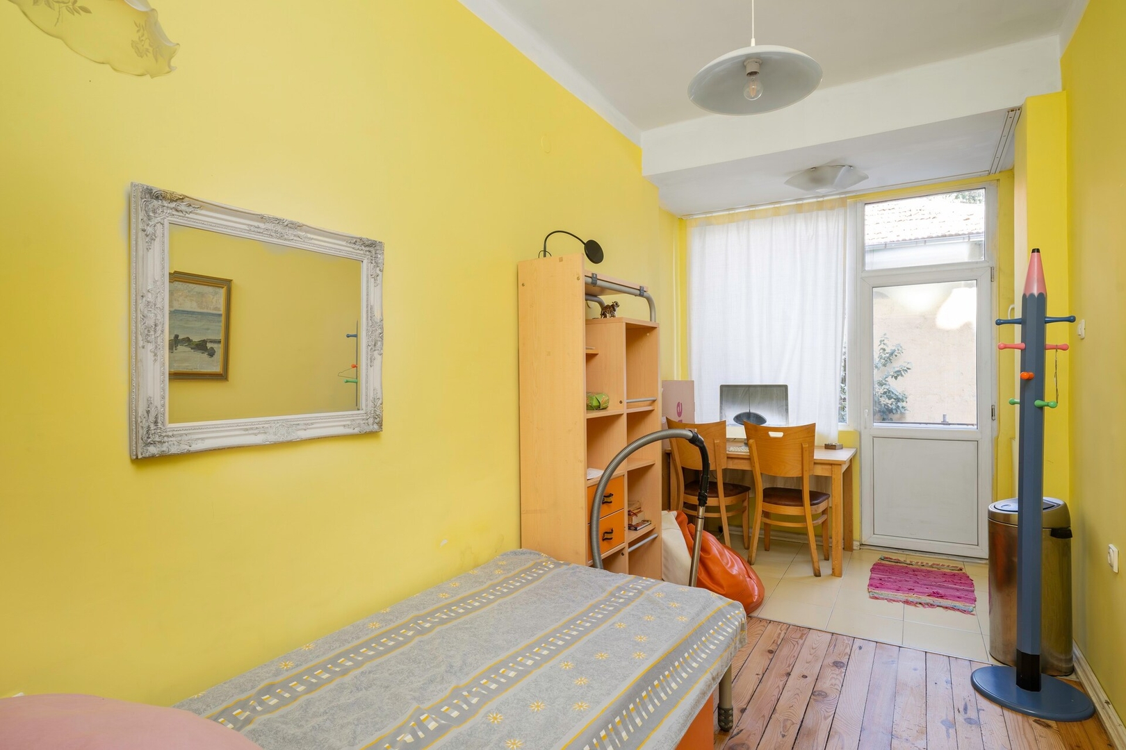 Sofia's 1BD Colourful Getaway Near NDK 8 Flat Manager Booking