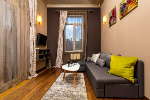 1BD Apartment with a Cute Balcony in Kapana 7 Flat Manager Booking
