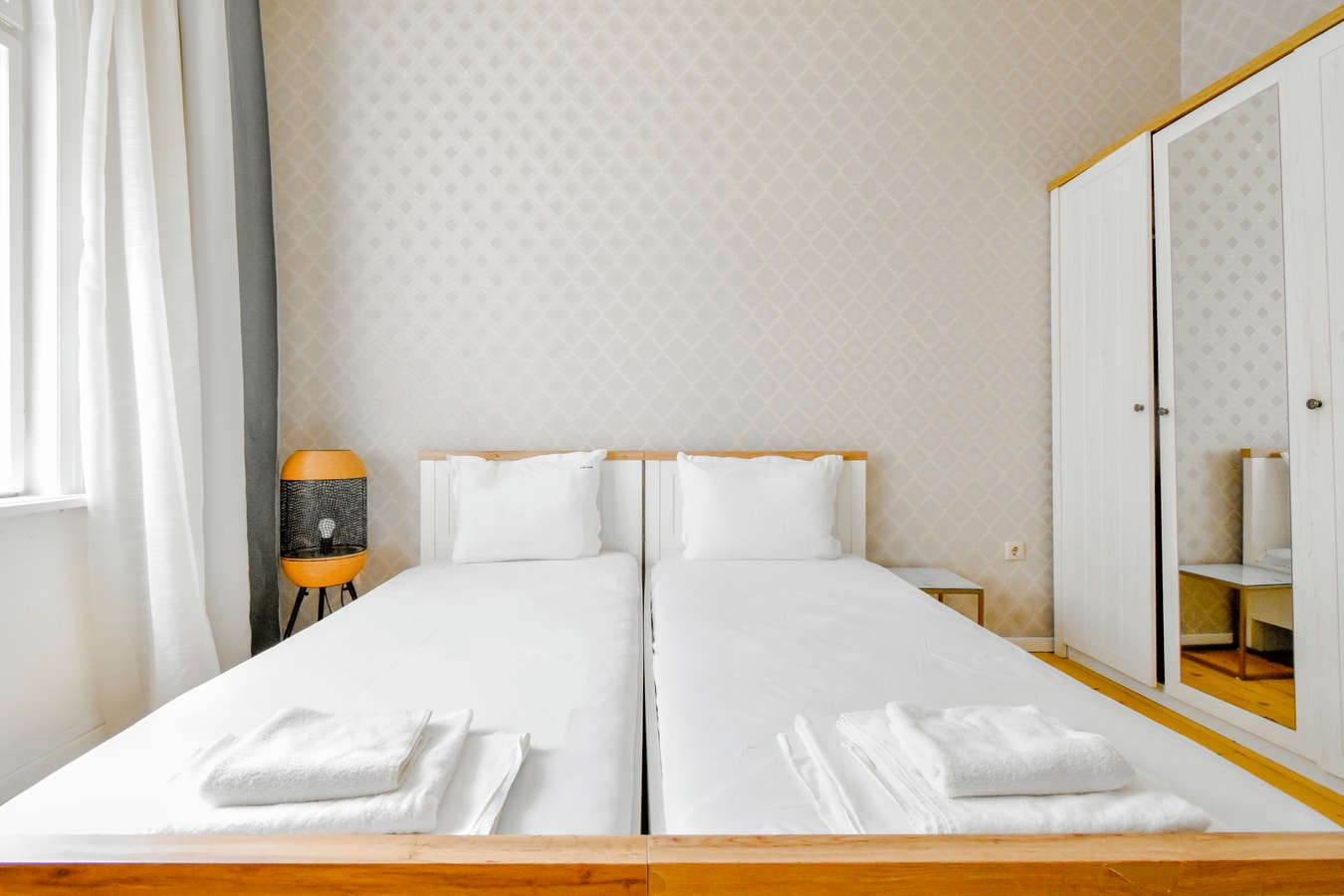 Classic Charm ~ 2BD Central Apartment 11 Flat Manager Booking