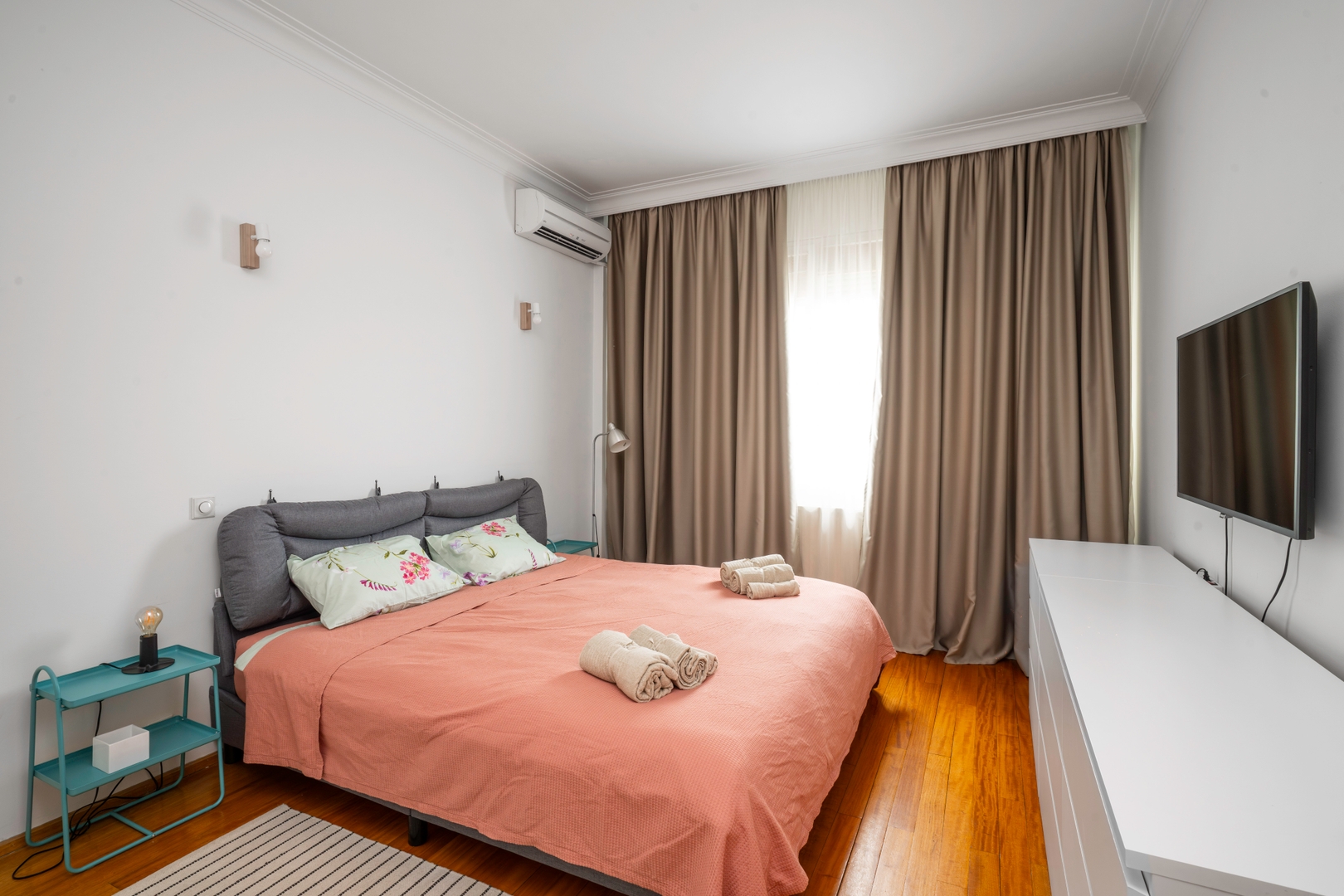 Charming 2BD Apartment in the Heart of the City 3 Flat Manager Booking