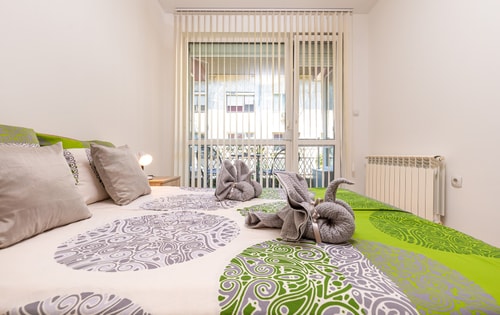 Stylish 2BD Apartment with a Nice Cozy Terrace 10 Flat Manager Booking