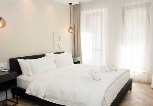 Central & Modern 2BD Apartment with Balcony 0 Flat Manager Booking