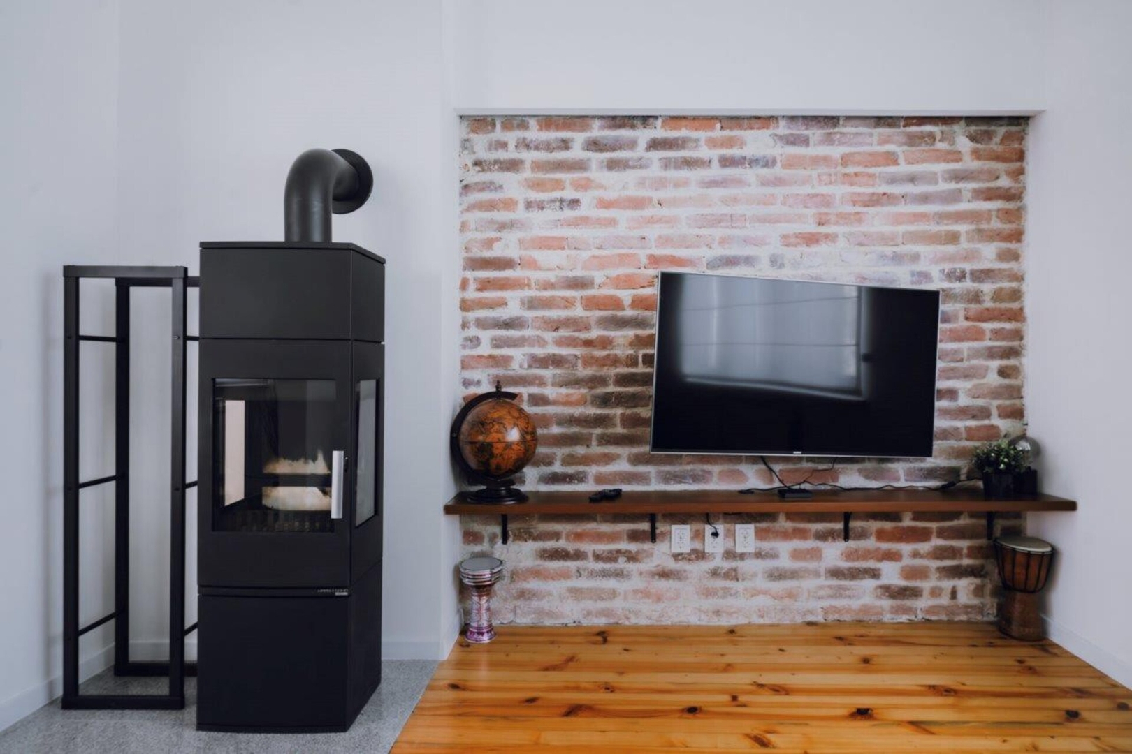 Luminous Central Retreat: Spacious 2BD Apartment 12 Flat Manager Booking