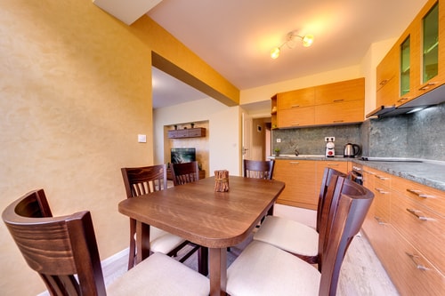 Bright retreat with Balcony & Mountain Views 9 Flat Manager Booking