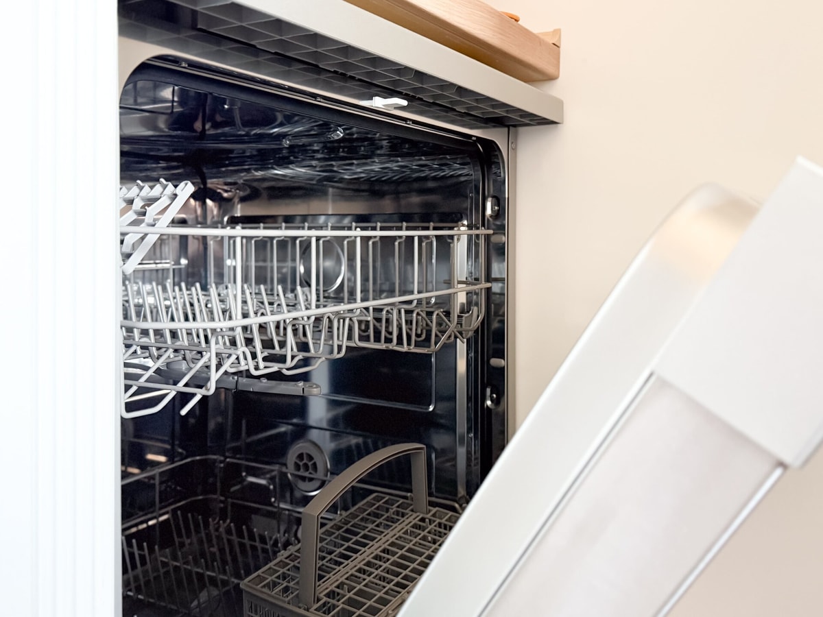 Alexander Panayot Volov 1BD · Split-Level City Stay with Balcony 7 Flat Manager Booking