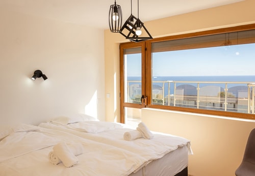 Spacious 3BD Flat with Large Terrace & Sea View 8 Flat Manager Booking