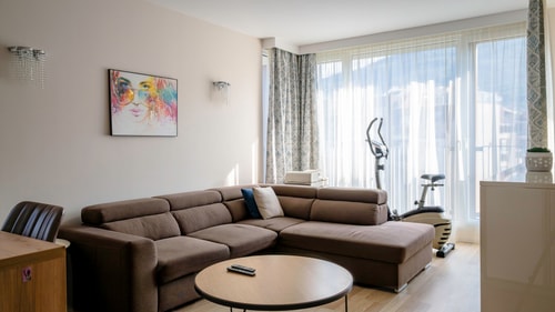 Nadya Ralevitsa 1BD · Modern & Spacious Stay with Free Parking 7 Flat Manager Booking