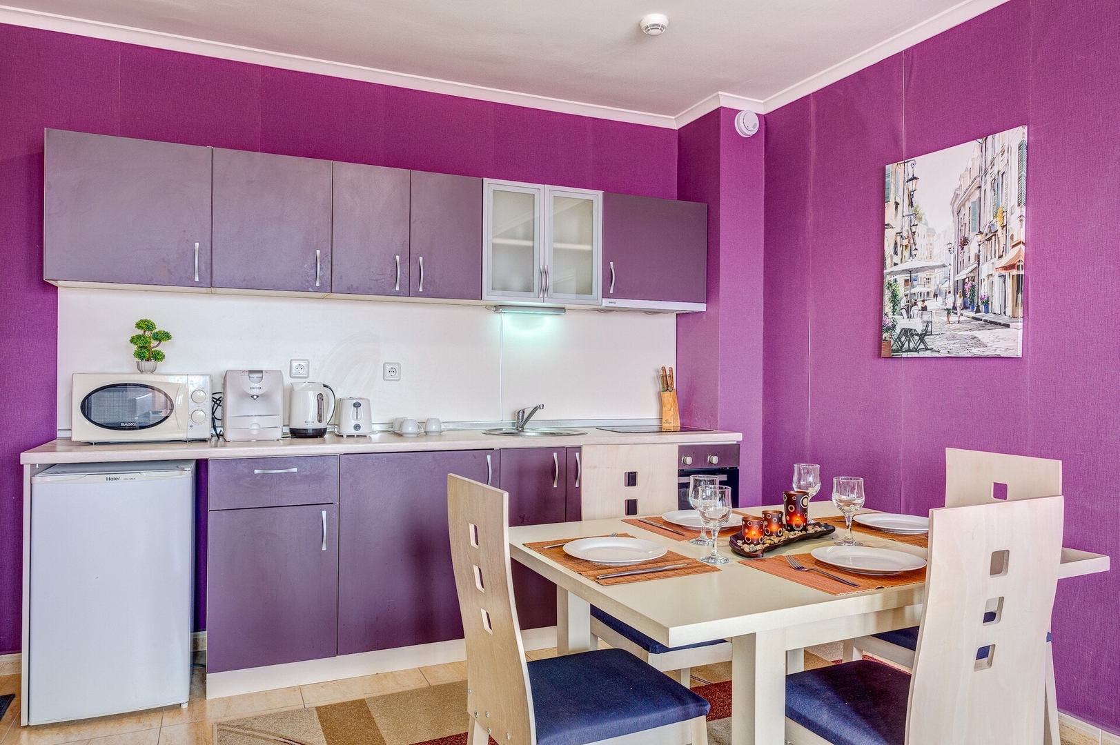 Colorful 2BD Apartment with Indoor Fireplace 2 Flat Manager Booking