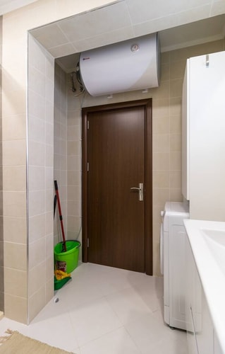 Pop your C-O-L-O-R-S - Funky and Modern 1BDR. Apt. 33 Flat Manager Booking