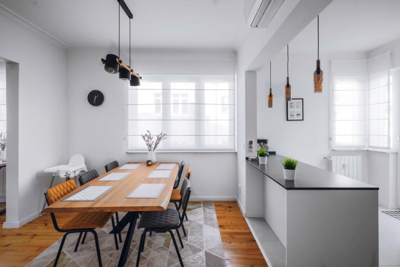 Luminous Central Retreat: Spacious 2BD Apartment 8 Flat Manager Booking