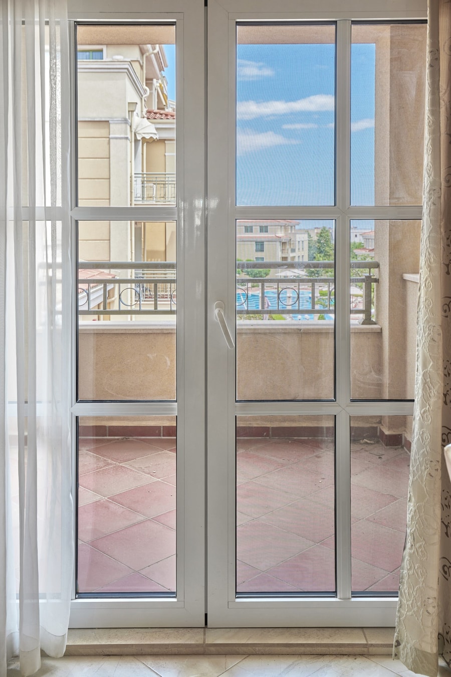 2BD Flat with Balcony in Flores Garden Complex 12 Flat Manager Booking