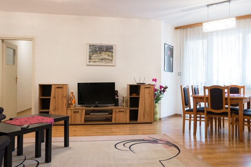 GLORIOUS - 2-Bedroom apartment near Youth Hill 6 Flat Manager Booking