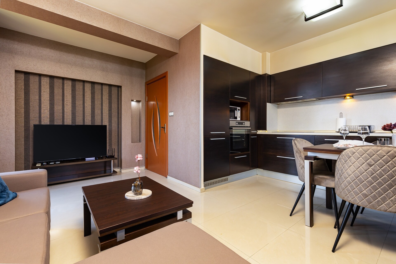 Modern 2BD - 14 min to Medical University 16 Flat Manager Booking