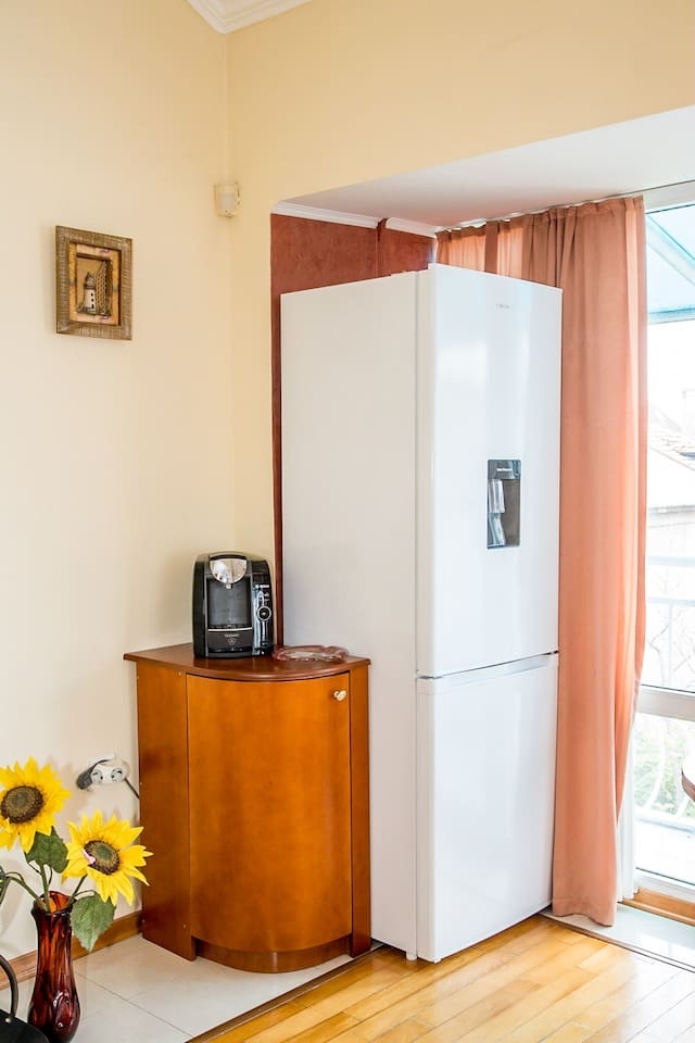 Spacious & Sunny Maisonette w/ Terrace near Centre 5 Flat Manager Booking