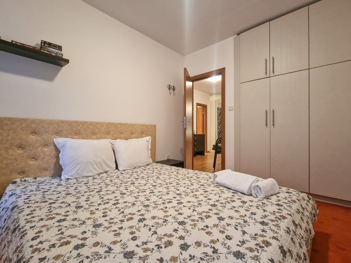Cozy 2-Bedroom Stay with Parking in OLD INN Bansko 12 Flat Manager Booking