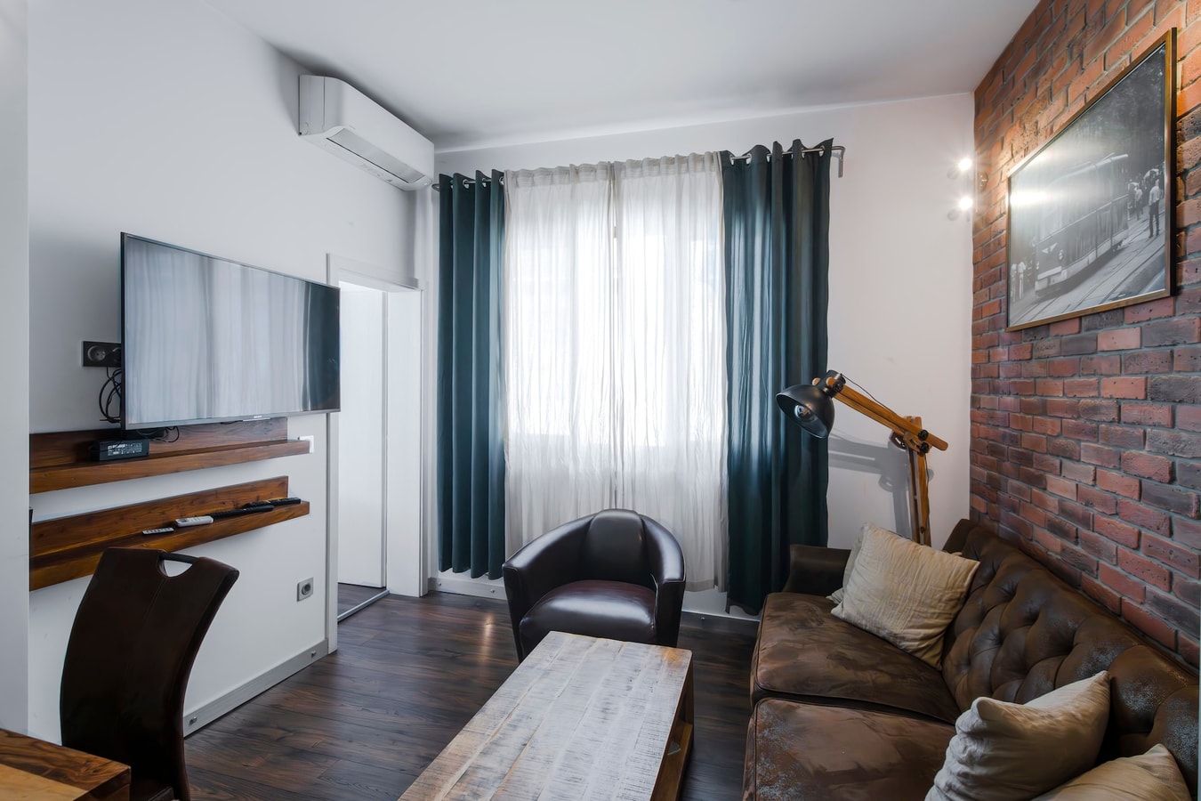 Cinématique - Designer 1BD on Solunska 4 Flat Manager Booking