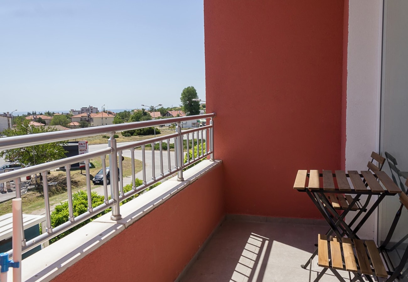 2BD Home with Parking, Working Space and Pool 15 Flat Manager Booking