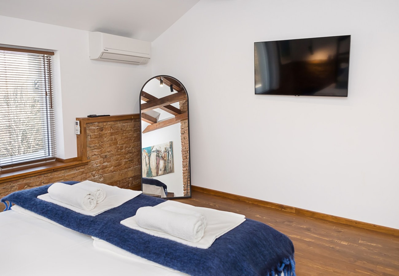 Stylish Maisonette by the Sea Garden 15 Flat Manager Booking