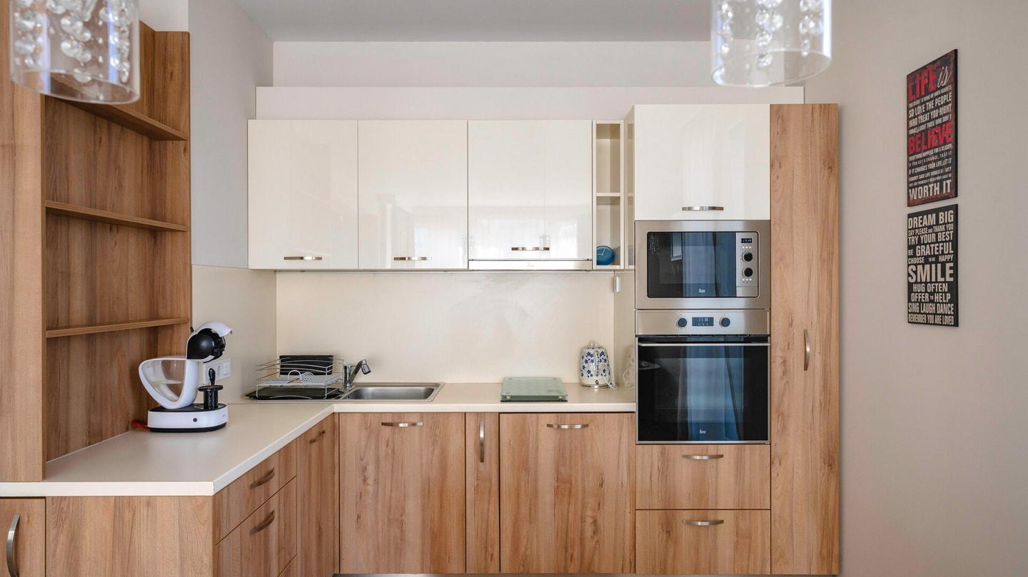 Nadya Ralevitsa 1BD · Modern & Spacious Stay with Free Parking 1 Flat Manager Booking