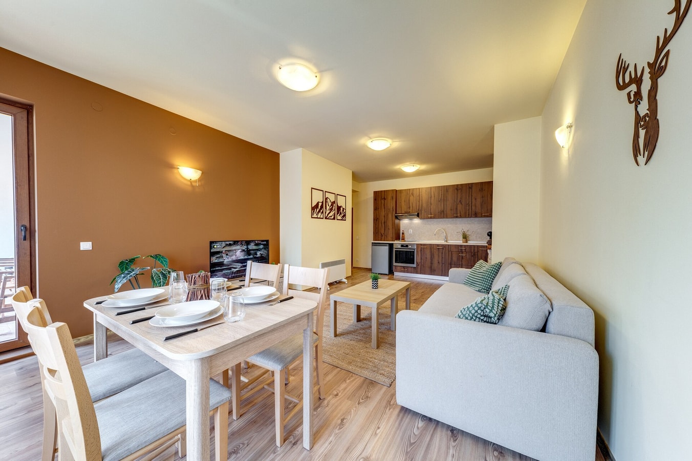 Cosy 1BD Apt w/ Free Parking and Balcony 1 Flat Manager Booking