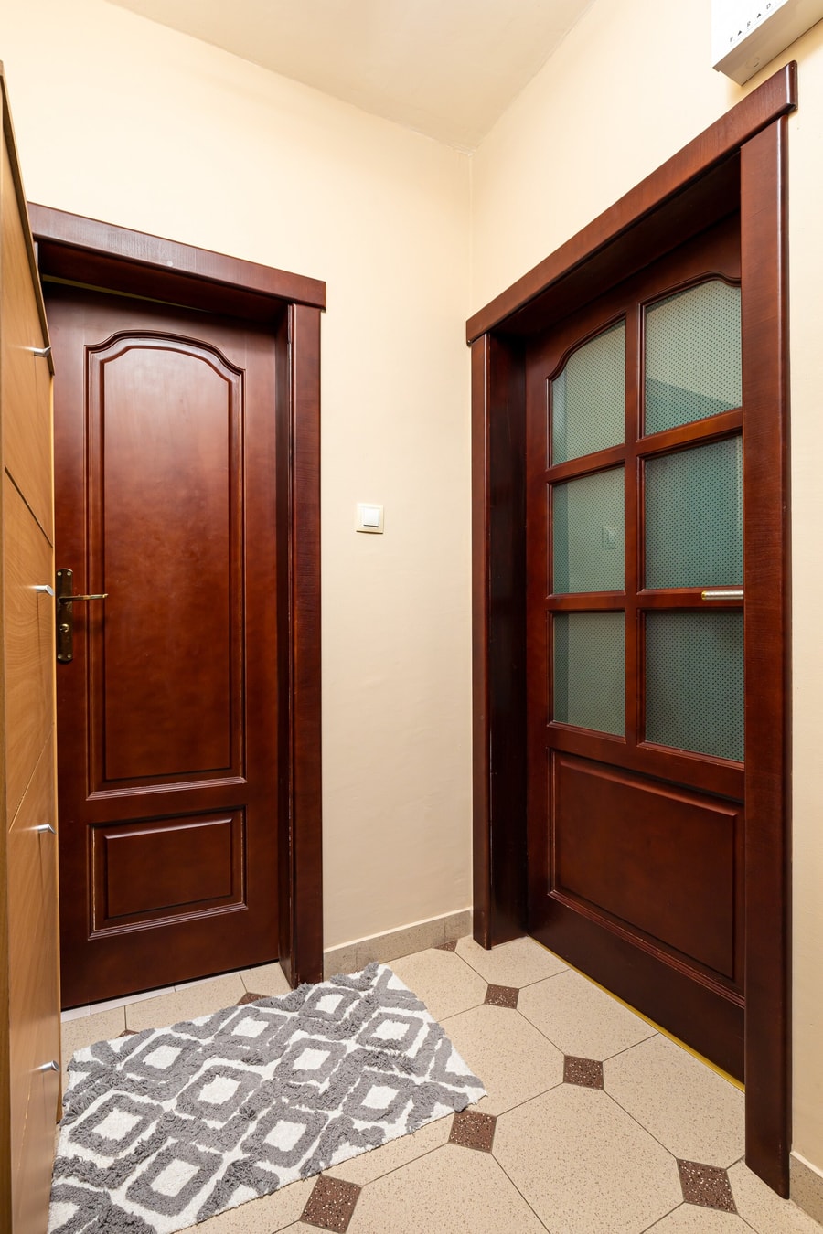 Centrally-located 1BD Apartment near Kapana 15 Flat Manager Booking