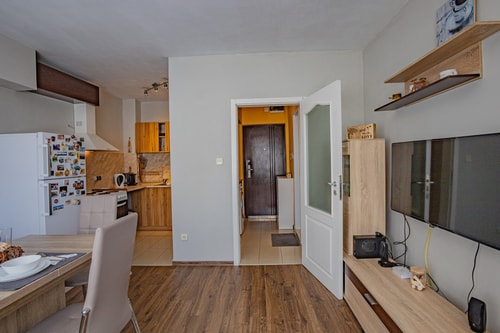 Modern 1BR Apt – Top Location, 4 min to Metro 9 Flat Manager Booking