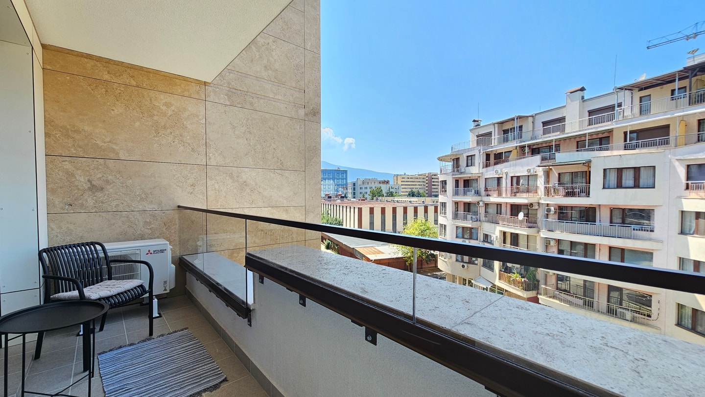 Bright Urban Stay with Parking 3 Flat Manager Booking