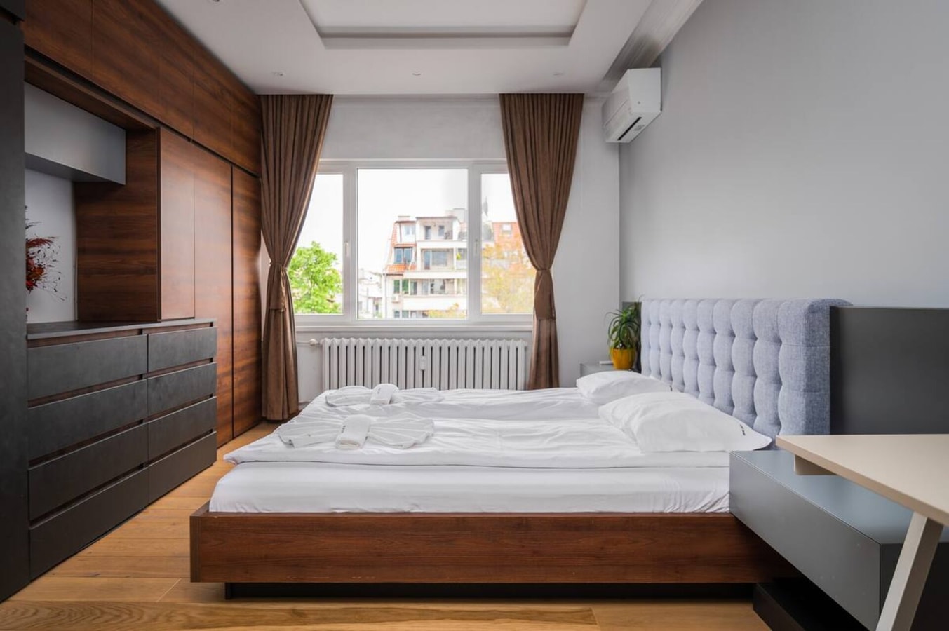 Yonita Gladstone 2BD · The Honeycomb Hideaway 11 Flat Manager Booking