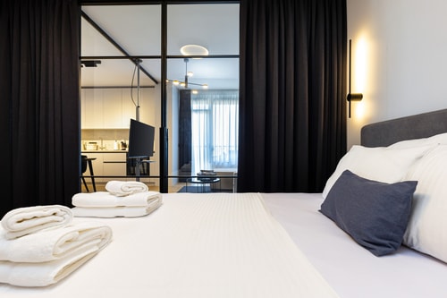 Modern 1BDR Apartment in a New Building 1 Flat Manager Booking