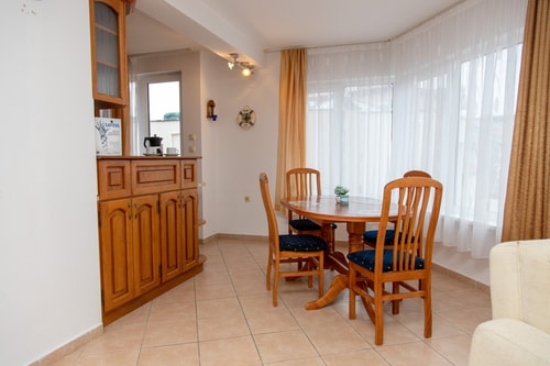 Convenient 2-Bedroom Flat next to Harmanite Beach 18 Flat Manager Booking