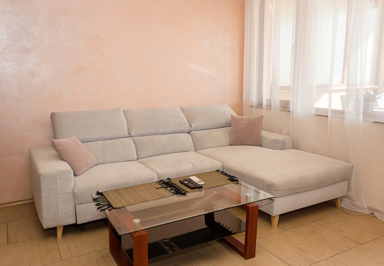 Varna Gem: 2BD Flat with Sunny Balcony 8 Flat Manager Booking