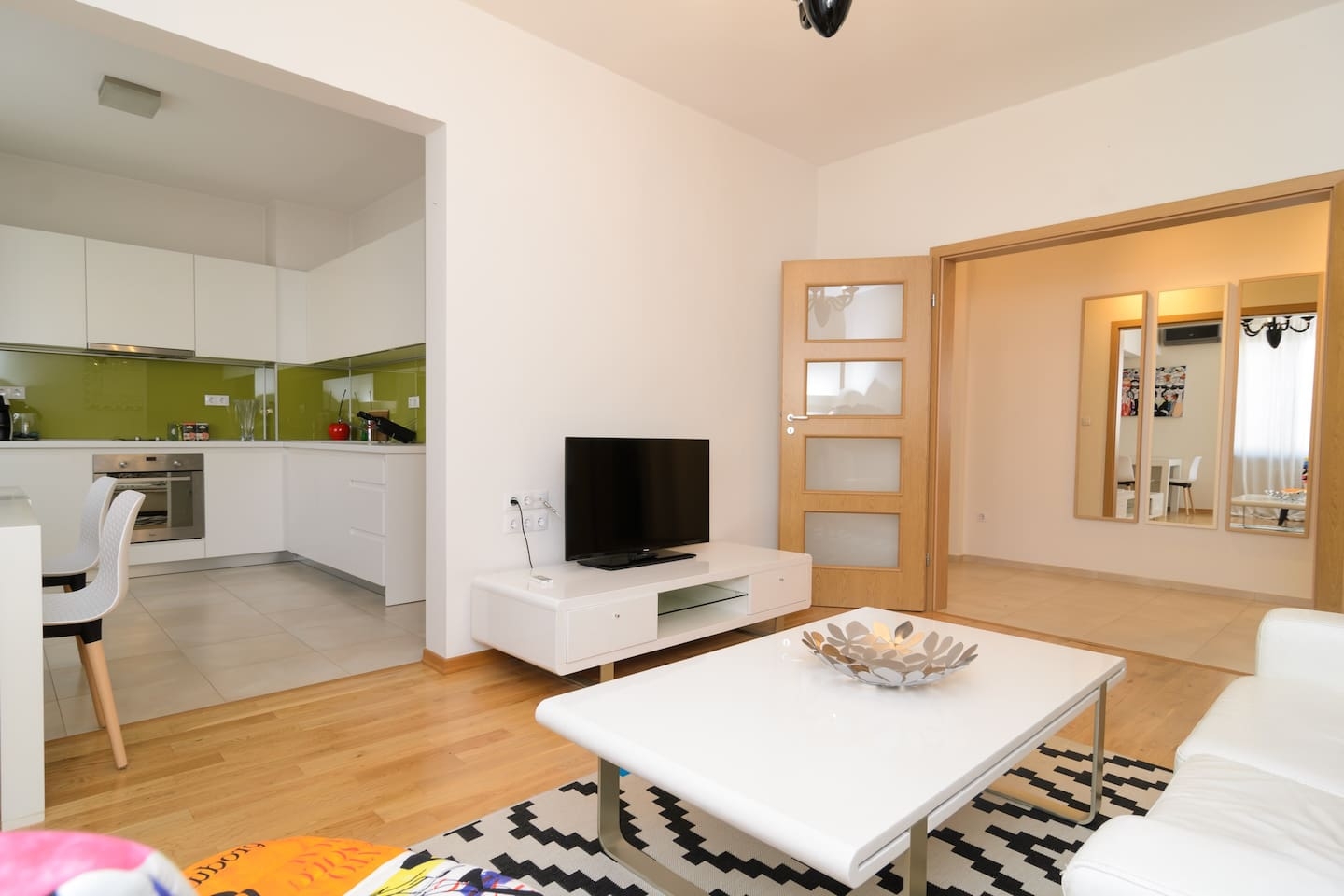 "Rise and Shine" Sofia Luxury Apartment 7 Flat Manager Booking