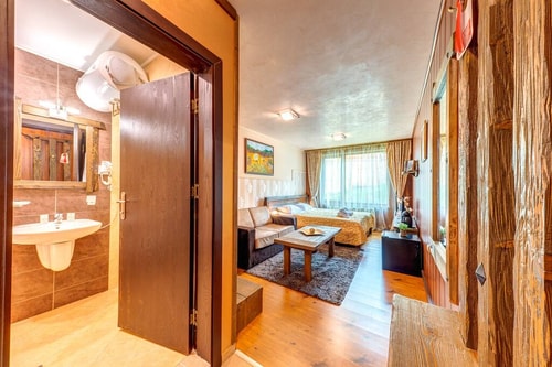 Cozy and Stylish Studio in Forest Glade 7 Flat Manager Booking