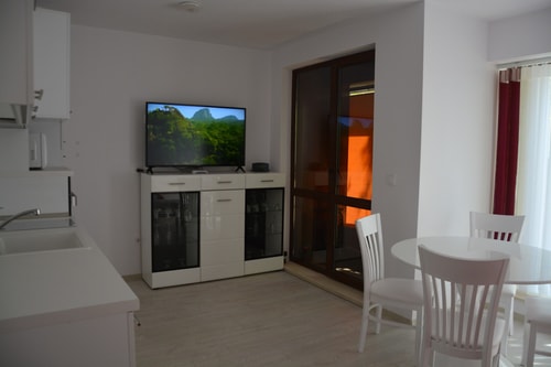 Unbeatable Location: New Lux Apartment Varna beach 10 Flat Manager Booking