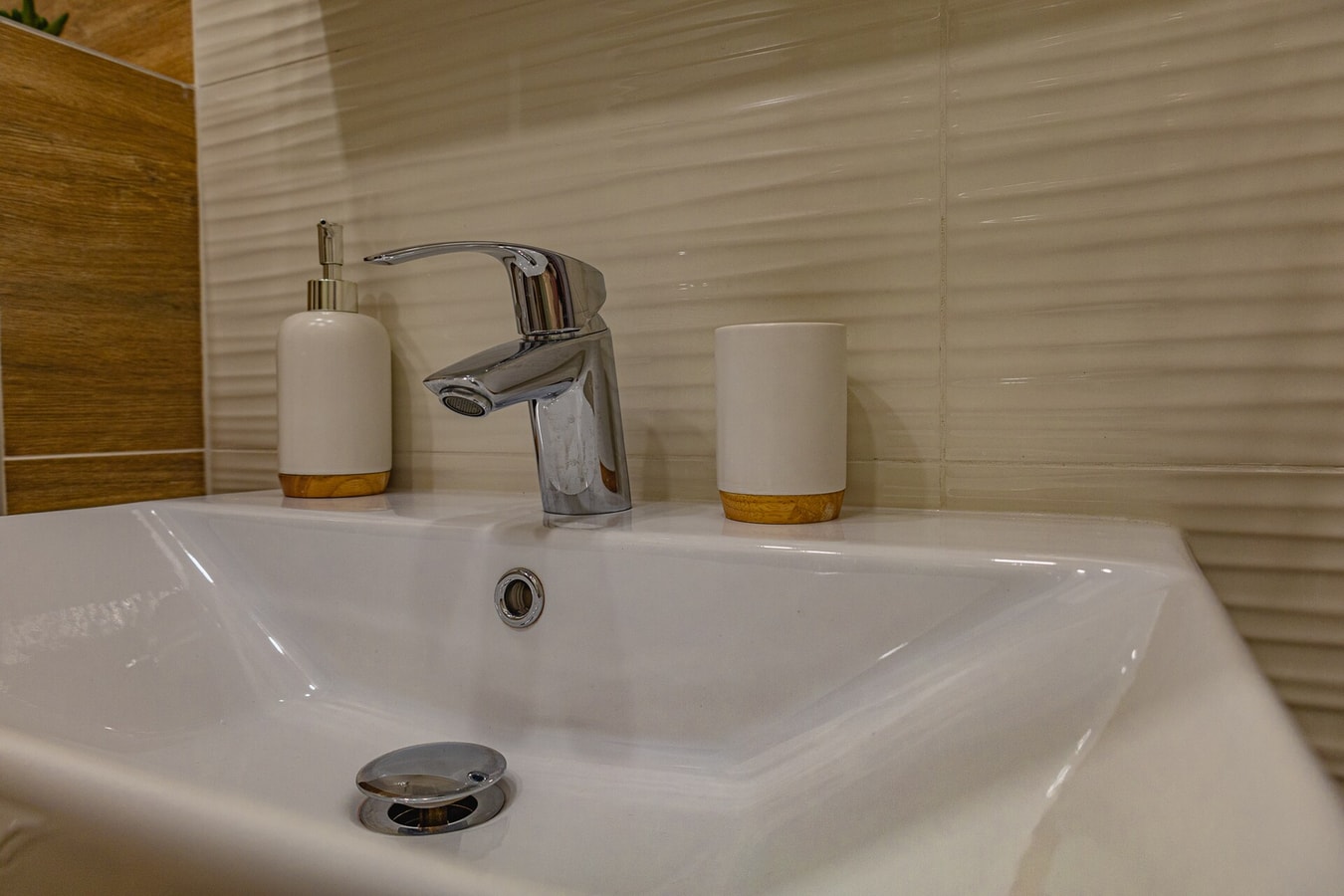 Modern 1BR Apt – Top Location, 4 min to Metro 18 Flat Manager Booking